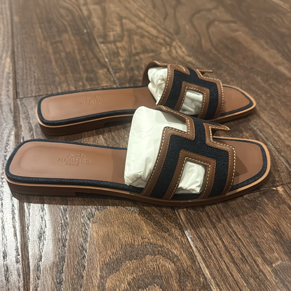 Hermes Navy and Tan Sandals - Picture 4 of 4